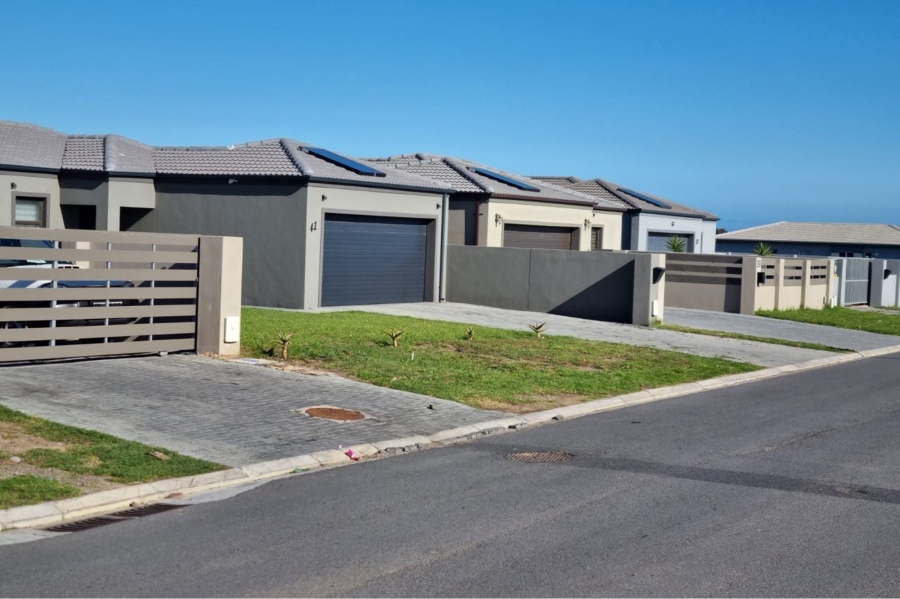 3 Bedroom Property for Sale in Stilbaai Wes Western Cape